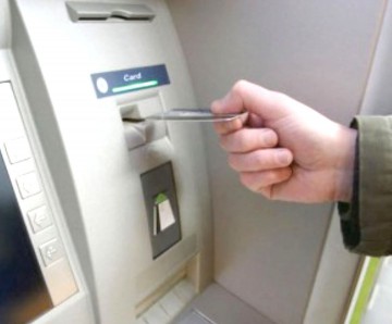 Încă 30 de zile de arest pentru bulgarii care furau din bancomatele din Constanţa